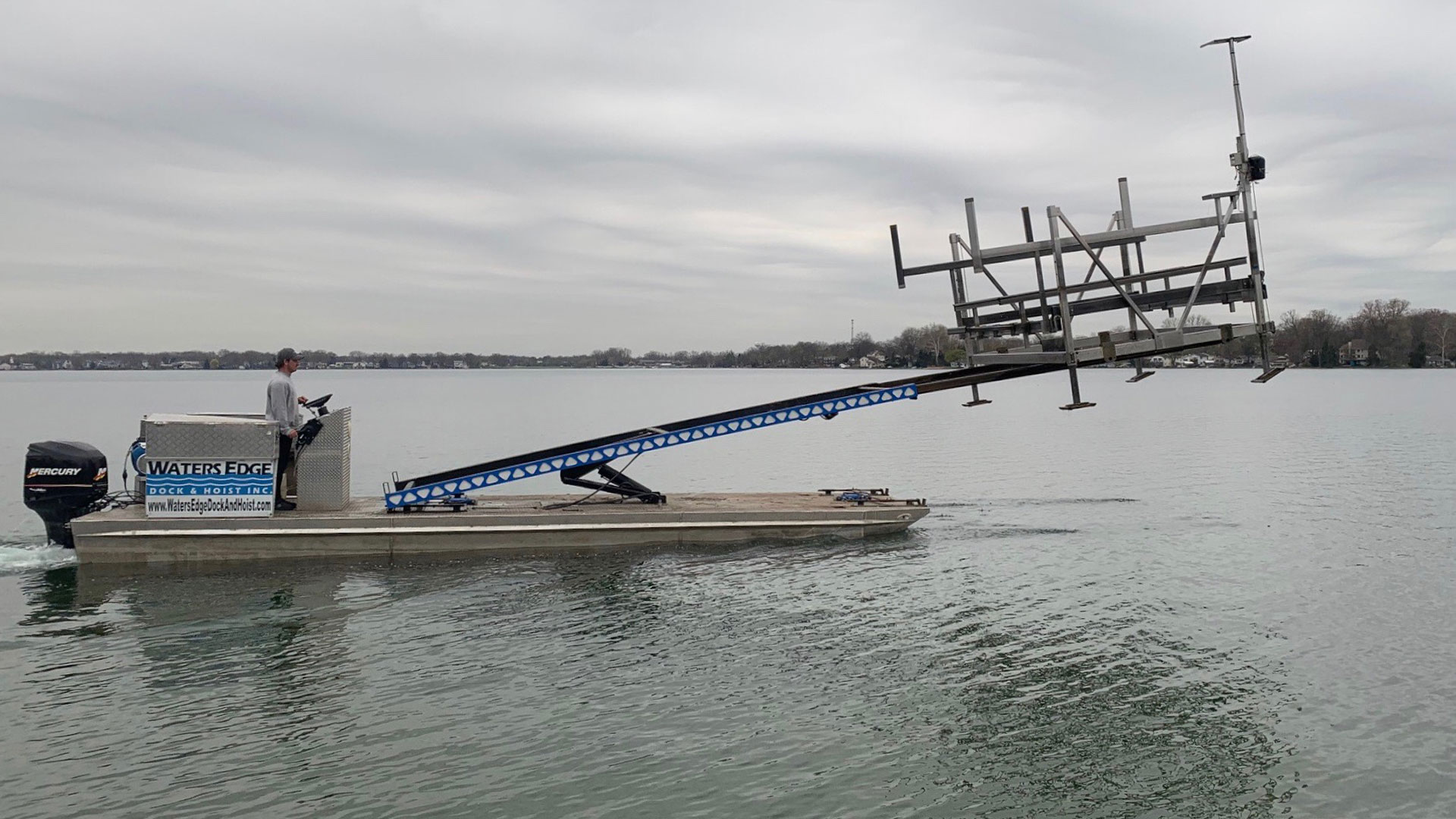 Hoists Water's Edge Dock and Hoist