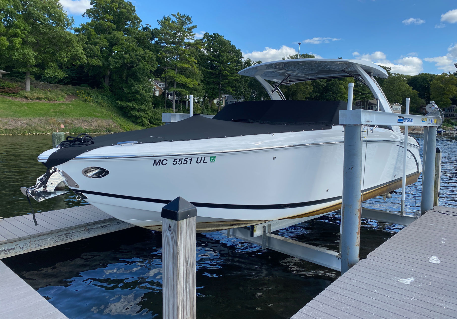 Hoists Water's Edge Dock and Hoist